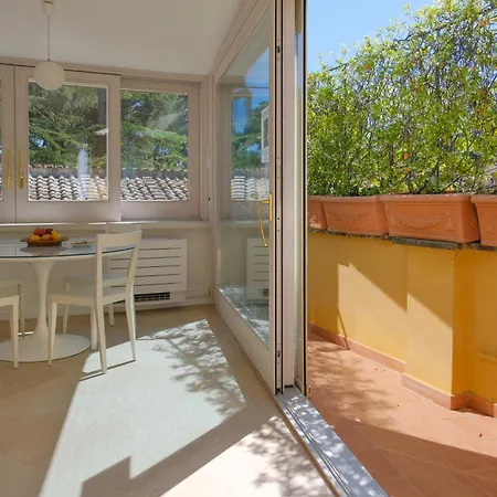 Panoramic Quirinal Penthouse דירה *