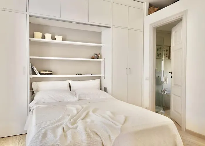 Panoramic Quirinal Penthouse Apartment *